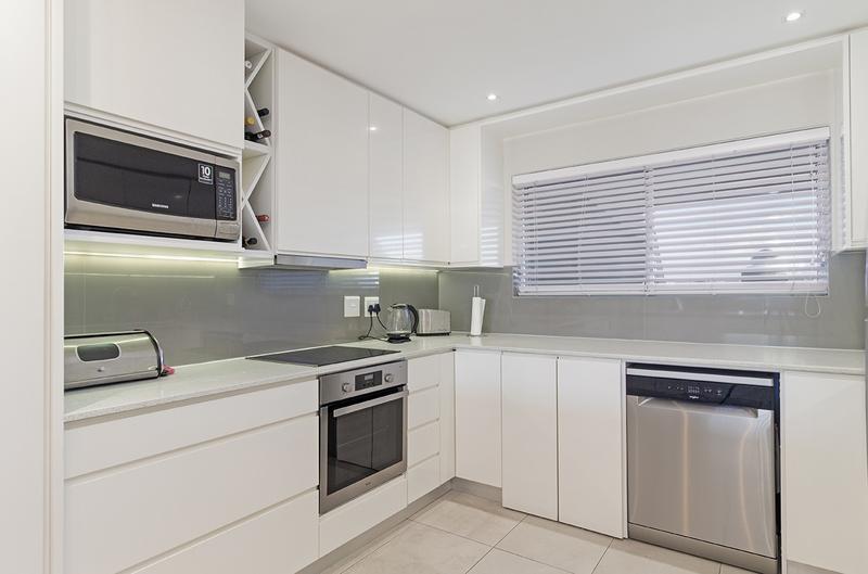 To Let 2 Bedroom Property for Rent in Dolphin Beach Western Cape